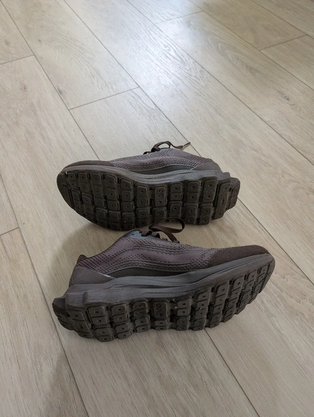 Alo Yoga Runner Althetic Shoes Brown Size 9